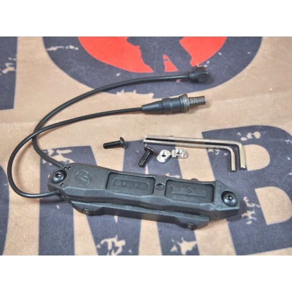 Night-Evolution Remote Dual Switch  (2 Plug)M-LOK / KEYMOD / 20MM RAIL NE04040